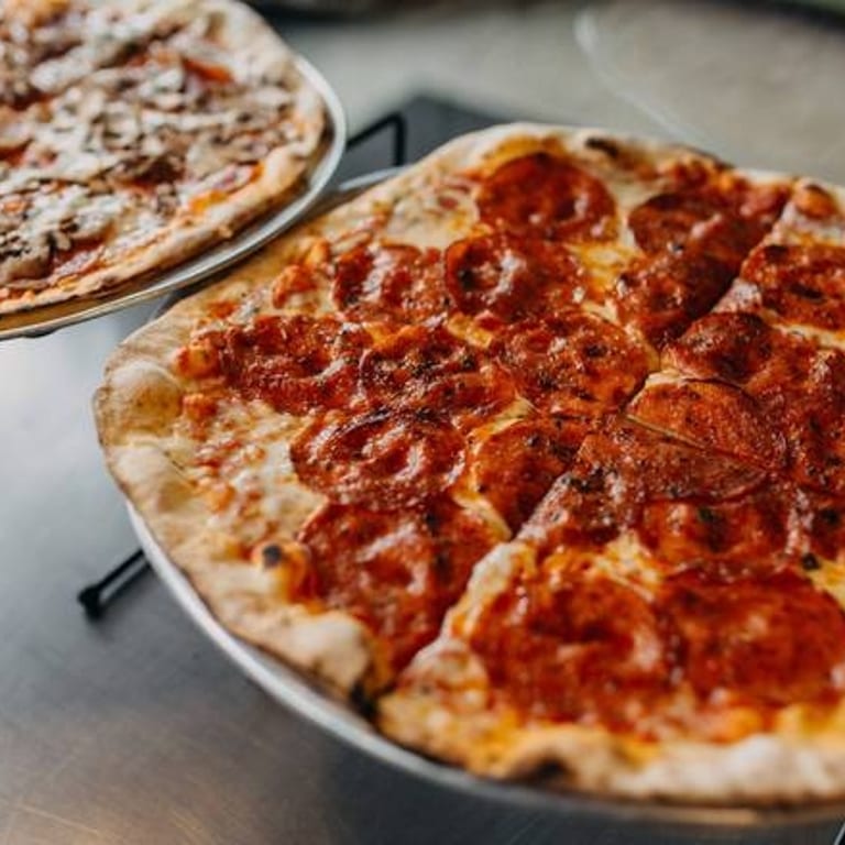 Savor Your Lunch with Us